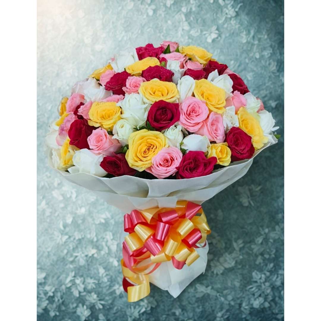 Pastel Embrace – 80 Mixed Roses in Off-White Wrap