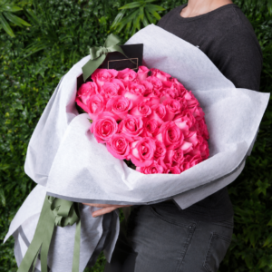 Blush Magnifique – 36 Pink Roses in Grand Bunch