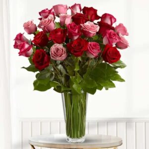 Blush & Crimson Harmony – 42 Roses in Glass Vase