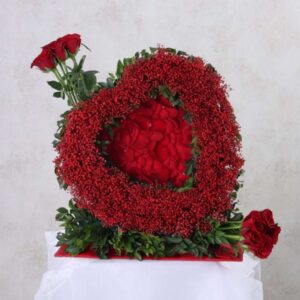 Whispers of the Heart – 20 Roses in Gypso Embrace