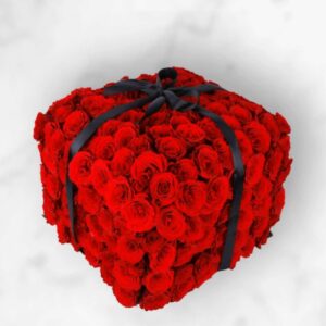 Crimson Symphony – 140 to 170 Red Roses