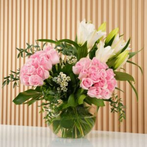 Serenade in Bloom – 2 White Oriental Lilies + 30 pink roses